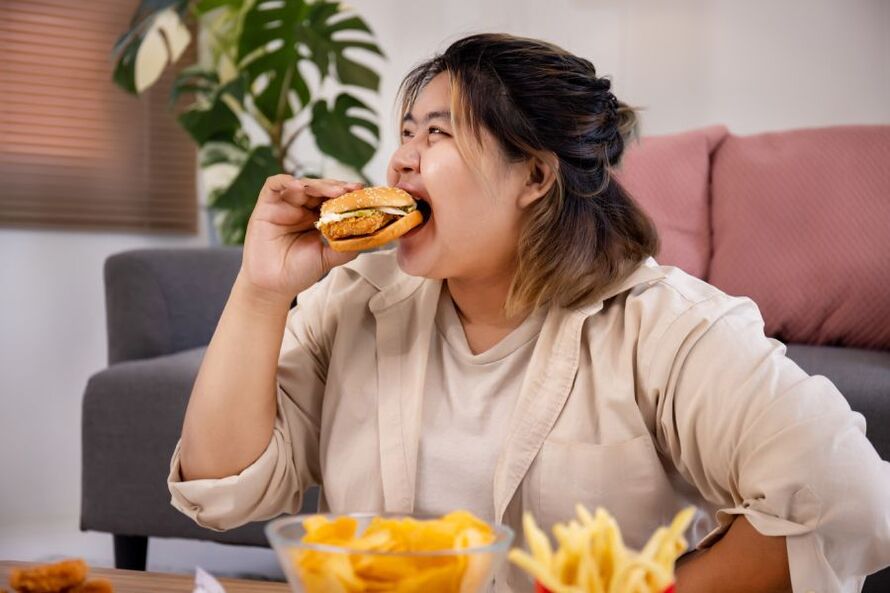 垃圾食品会导致体重过重。